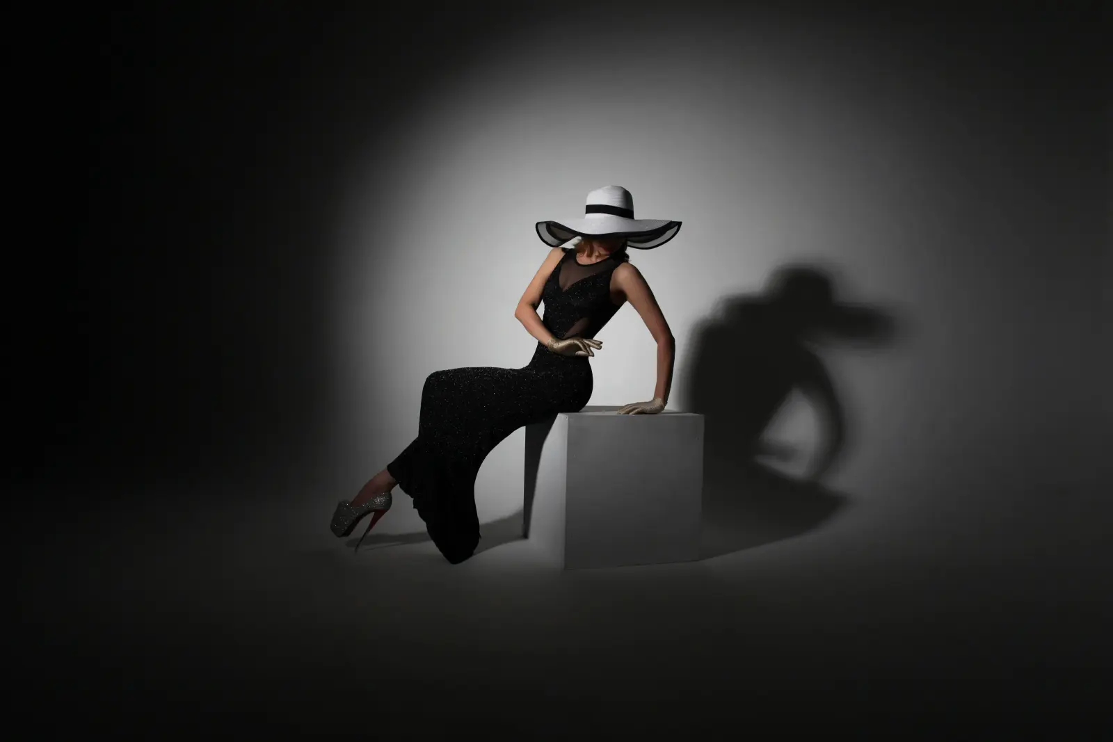 Dark Aesthetic Fashion: The Ultimate Style Guide for 2026